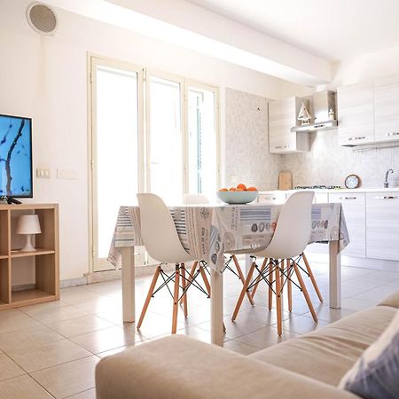 Appartement Attico Terrazza Cielomare Seaview à Pozzallo Extérieur photo