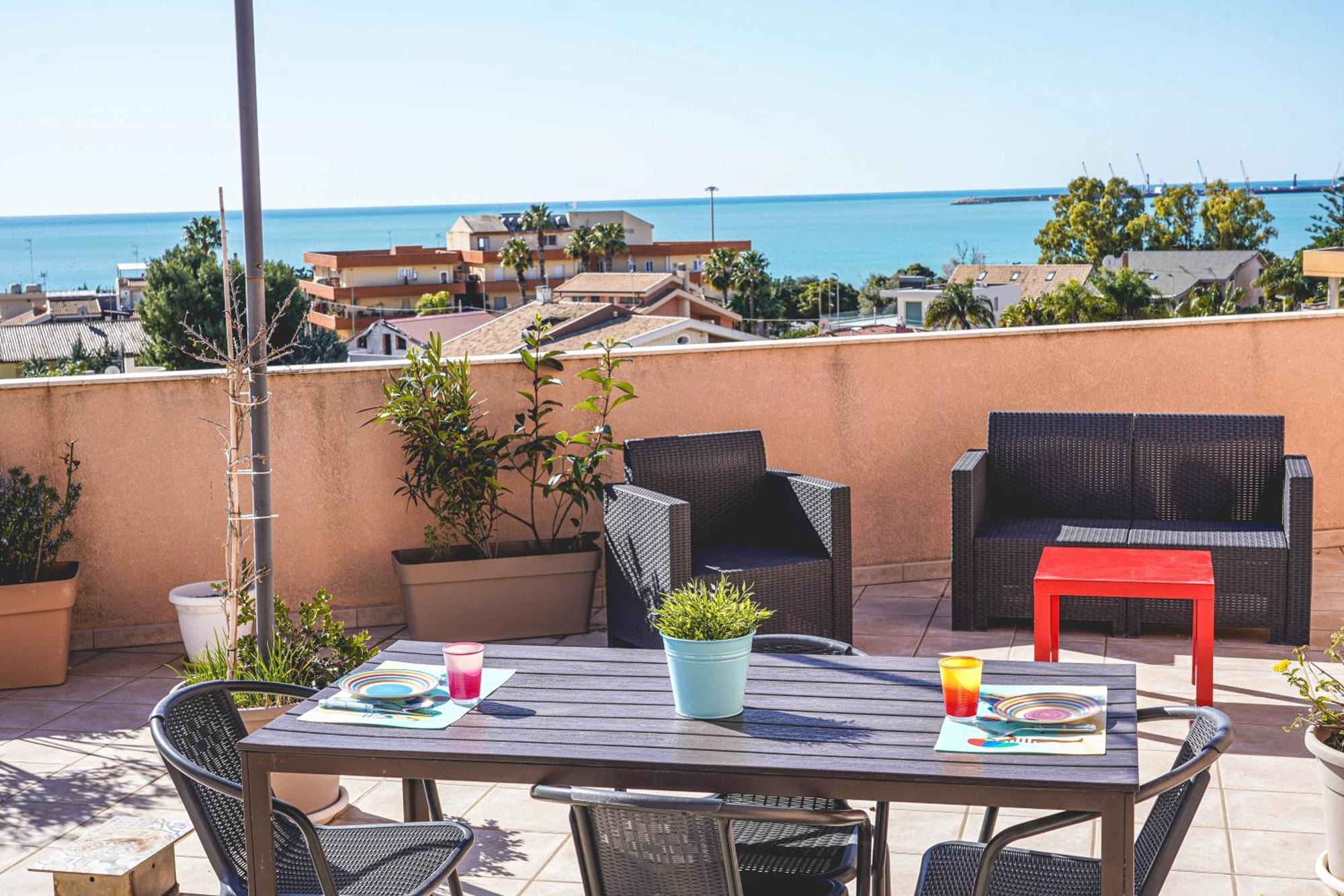Appartement Attico Terrazza Cielomare Seaview à Pozzallo Extérieur photo