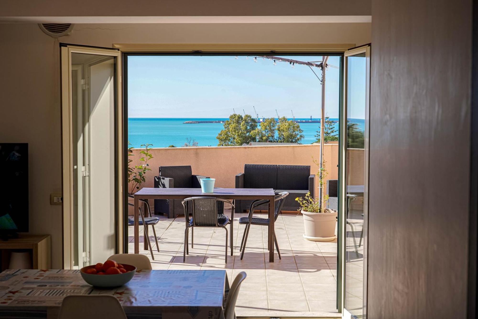 Appartement Attico Terrazza Cielomare Seaview à Pozzallo Extérieur photo